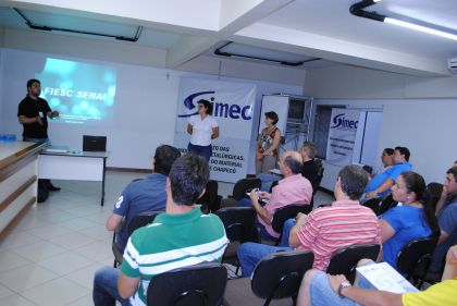 SIMEC - Sindicato das Indstrias Metalrgicas, Mecnicas e do Material Eltrico de Chapec/SC      Empresários associados ao Simec participaram de reunião no auditório da entidade, nesta segunda-feira, 12 de...